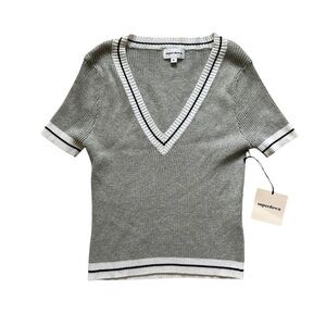 Revolve Superdown Carlina Knit‎ V-Neck Top Gray/White Size M